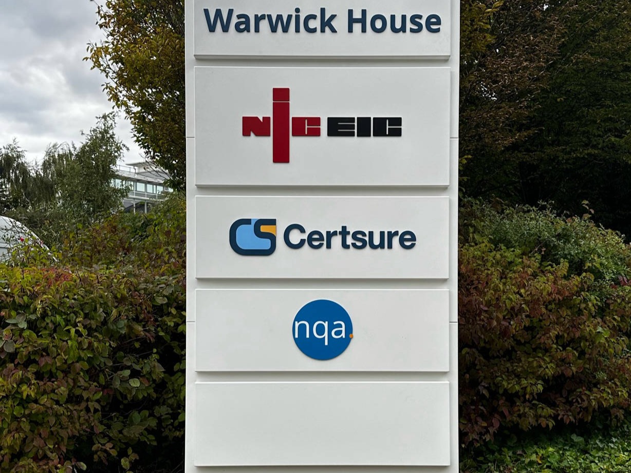 POST WAYFINDING SIGNAGE