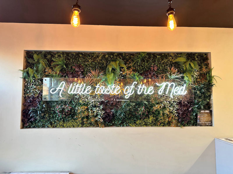 ILLUMINATED FOILAGE SIGNAGE