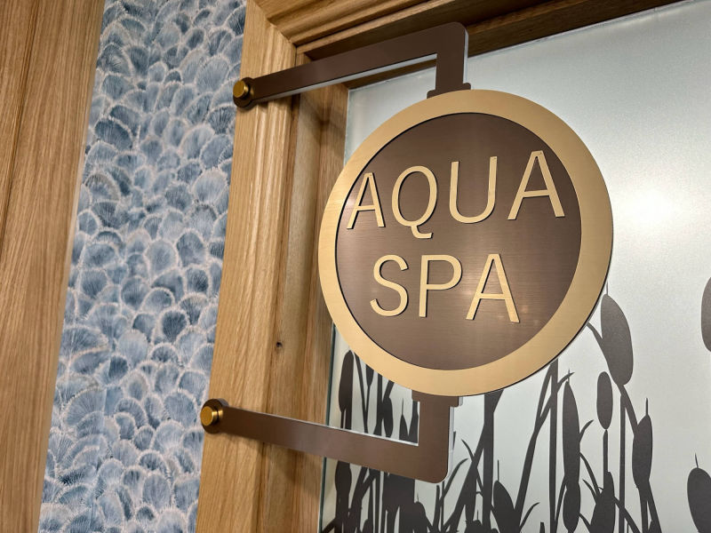 spa projecting sign 