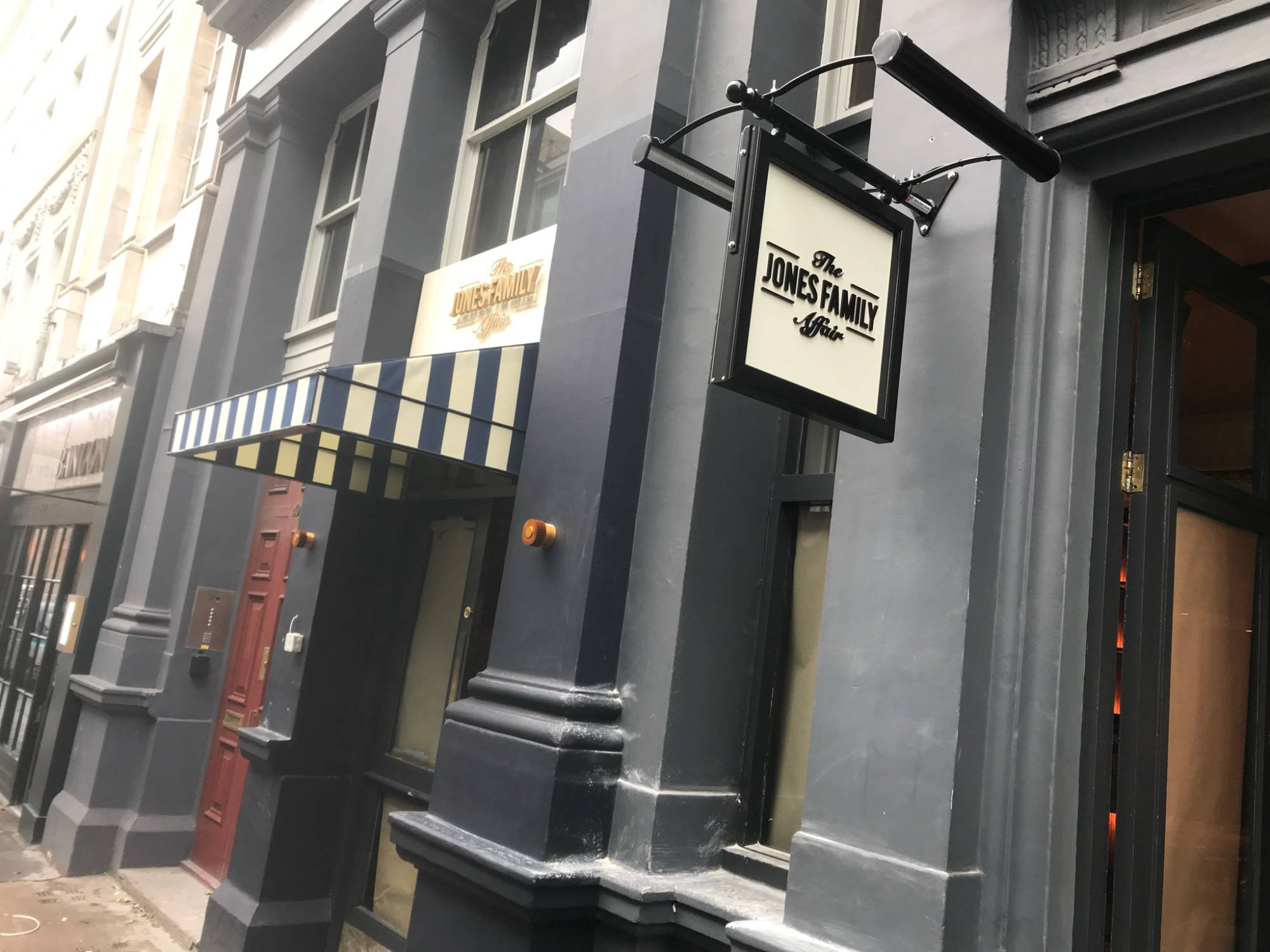 restaurant projecting signage 